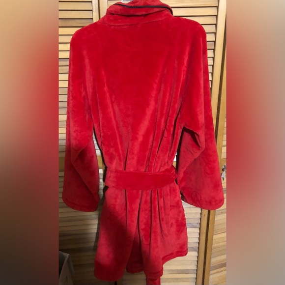 VICTORIA'S SECRET Signature VS Women’s Red Belted Robe Size Medium - Picture 3 of 7